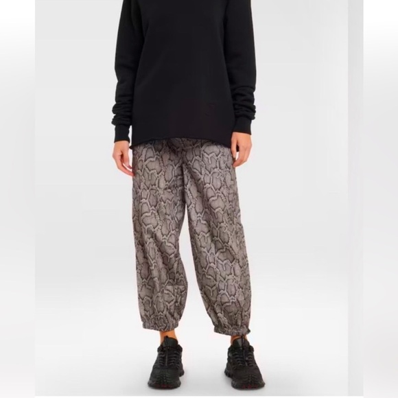 NWT VARLEY Hamilton Jogger Nylon Pant Size XL Pull On Drawstring Animal Print